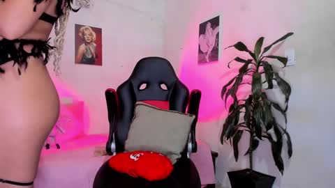 Daniela  online show from 2, 10, 2025