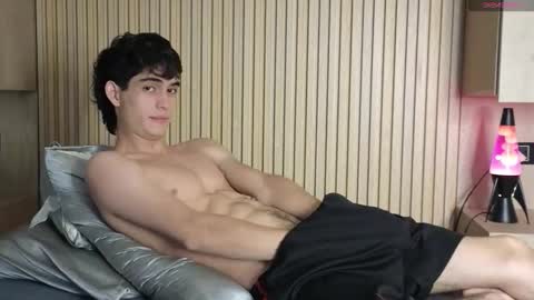 Snapshot of danmaxwell_ chatting on 12, 1, 2026 Dan maxwell online show from 12, 1, 2026