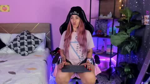 Dannacastle online show from 30, 1, 2025