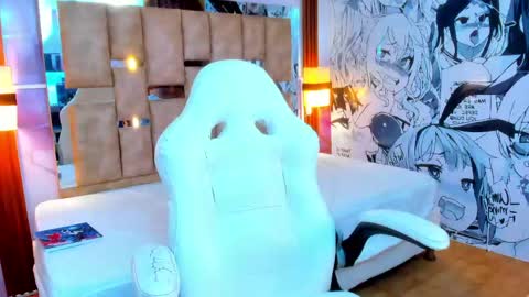 Snapshot of danna_petiite chatting on 13, 5, 2026 danna online show from 13, 5, 2026