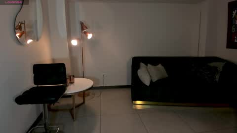 Danna Cruz  online show from 11, 4, 2026