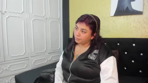 Danna Garza online show from 8, 3, 2025