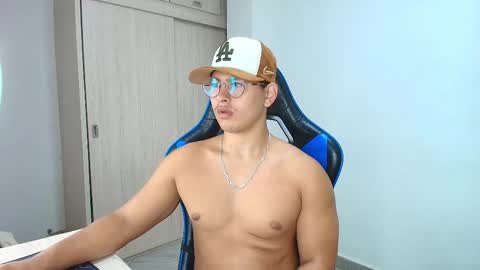 Snapshot of dantraxx chatting on 22, 12, 2024 Dantraxx online show from 22, 12, 2024