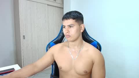 Snapshot of dantraxx chatting on 5, 1, 2025 Dantraxx online show from 5, 1, 2025