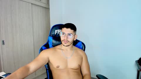 Snapshot of dantraxx chatting on 22, 12, 2025 Dantraxx online show from 22, 12, 2025