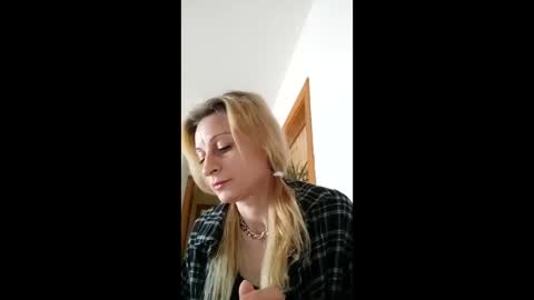 Snapshot of danuta1 chatting on 20, 12, 2025 DD online show from 20, 12, 2025