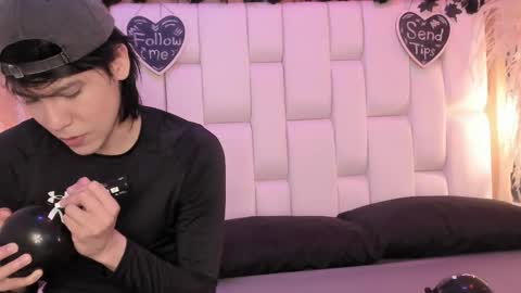 daphne_and_roger online show from 16, 4, 2026