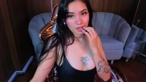 daphne_nicole_b online show from 15, 4, 2026