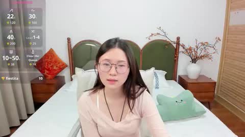 Snapshot of daphnedawn chatting on 15, 11, 2025 Dawn online show from 15, 11, 2025