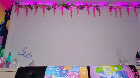 Daphne Madison online show from 4, 11, 2025