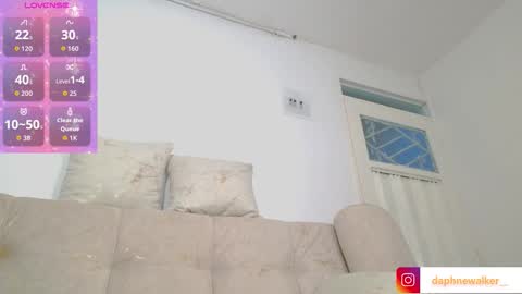 Snapshot of daphnewalker__ chatting on 3, 10, 2025 Daphne online show from 3, 10, 2025