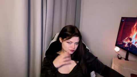 Snapshot of darina_wilsons chatting on 28, 10, 2025 darina_wilsons online show from 28, 10, 2025