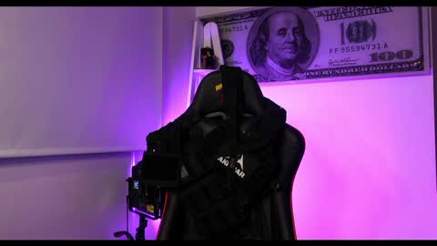 Darius Phoenix  online show from 13, 2, 2025