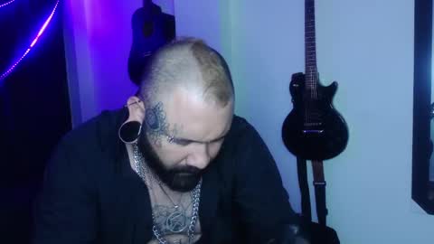 Snapshot of darkclothes chatting on 24, 12, 2024 darkclothes online show from 24, 12, 2024