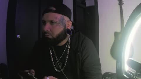 Snapshot of darkclothes chatting on 5, 1, 2025 darkclothes online show from 5, 1, 2025