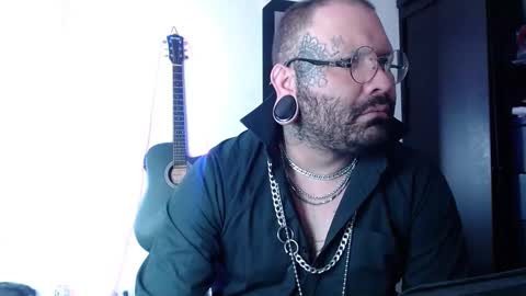 Snapshot of darkclothes chatting on 17, 2, 2025 darkclothes online show from 17, 2, 2025