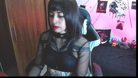 Hi Im Yuri  independent modelhelp me get my 111 hands upuwu online show from 16, 11, 2025