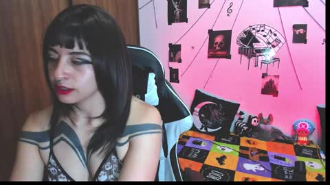 Hi Im Yuri  independent modelhelp me get my 111 hands upuwu online show from 24, 11, 2025