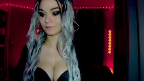 roseredgoddess online show from 14, 4, 2026