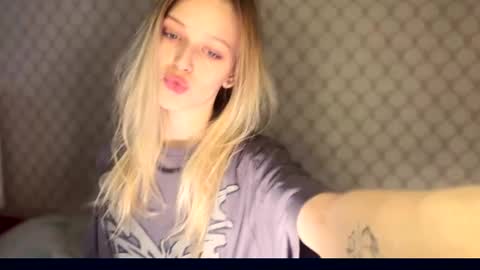 Snapshot of darlingdarinka chatting on 20, 12, 2025 D online show from 20, 12, 2025