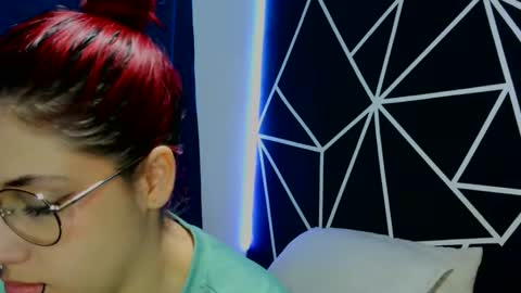 Darlyhooper online show from 20, 9, 2025