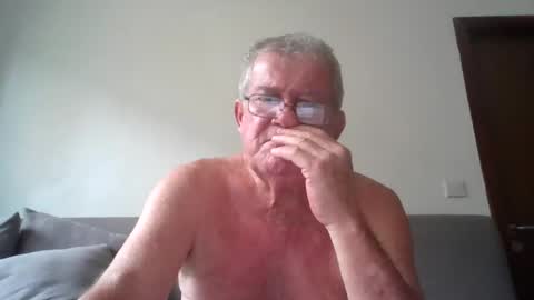 Snapshot of darwincock chatting on 15, 6, 2026 darwincock online show from 15, 6, 2026