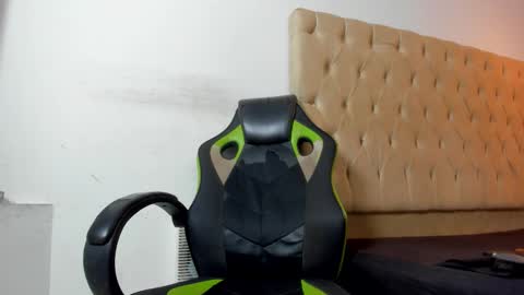 Snapshot of dave_skinnycum420 chatting on 25, 10, 2025 dave online show from 25, 10, 2025