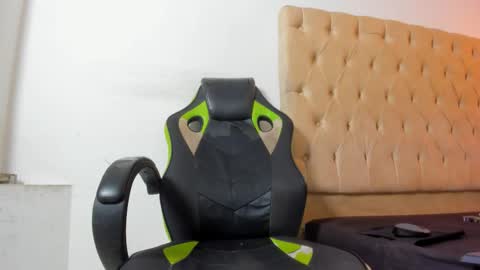 Snapshot of dave_skinnycum420 chatting on 8, 11, 2025 dave online show from 8, 11, 2025