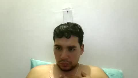 Snapshot of david199731 chatting on 14, 1, 2026 david199731 online show from 14, 1, 2026