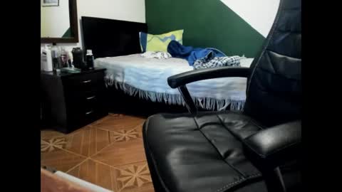 Snapshot of david_2789 chatting on 4, 3, 2025 David online show from 4, 3, 2025