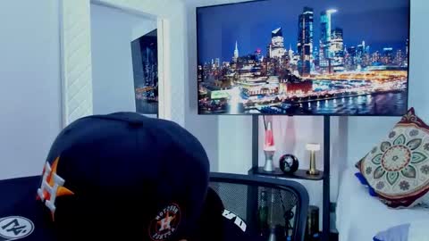 Hey im David that loves to explore and speak their fantasies. Very open talktative and nice. Feel free to chat with me online show from 27, 2, 2026