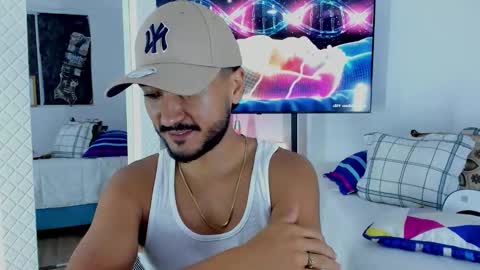 Hey im David that loves to explore and speak their fantasies. Very open talktative and nice. Feel free to chat with me online show from 3, 3, 2026