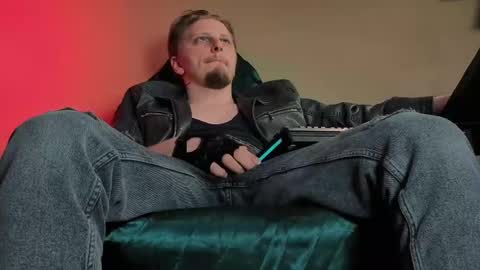 Snapshot of david_stain chatting on 6, 2, 2026 Vincente online show from 6, 2, 2026