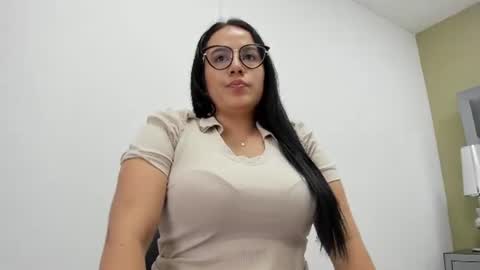Snapshot of david_victoriaa chatting on 4, 7, 2026 david_victoriaa online show from 4, 7, 2026