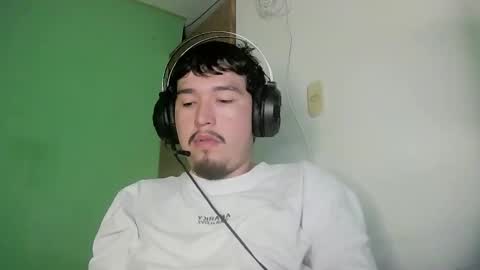 Snapshot of davidlasecuela chatting on 12, 2, 2026 DavidSkinny online show from 12, 2, 2026