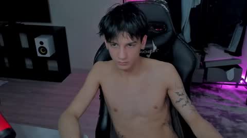 Snapshot of davisross chatting on 23, 2, 2025 davis online show from 23, 2, 2025