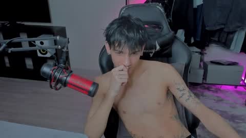 Snapshot of davisross chatting on 25, 2, 2025 davis online show from 25, 2, 2025