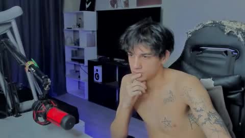 Snapshot of davisross chatting on 23, 9, 2025 davis online show from 23, 9, 2025