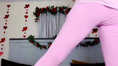 Snapshot of dawnwillow chatting on 10, 4, 2026 Dawn Willow online show from 10, 4, 2026