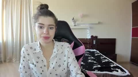 dazdrasmigdasue online show from 13, 1, 2025