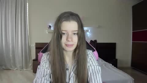 dazdrasmigdasue online show from 1, 2, 2025