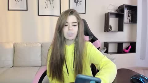 dazdrasmigdasue online show from 25, 2, 2025