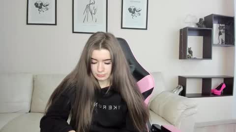 dazdrasmigdasue online show from 3, 3, 2025