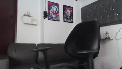 dazzayy online show from 23, 2, 2025