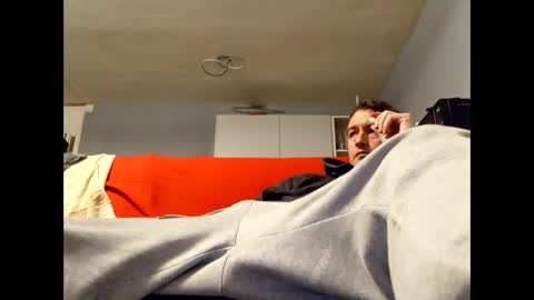 Snapshot of dazzill chatting on 3, 2, 2025 Dazzill online show from 3, 2, 2025