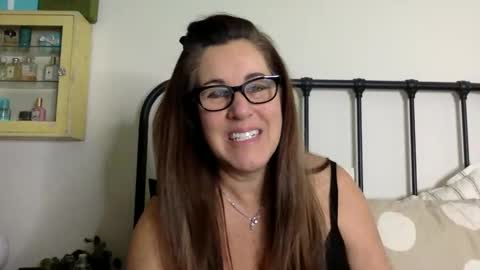 DDMolly online show from 2, 1, 2025