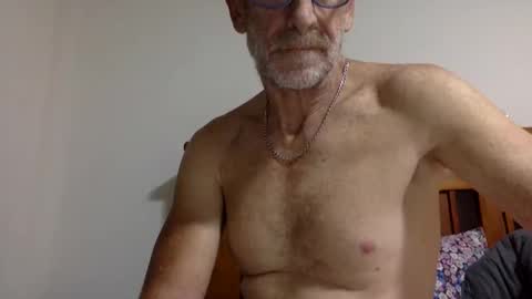 Snapshot of deanofflove2210 chatting on 11, 2, 2025 deanofflove2210 online show from 11, 2, 2025