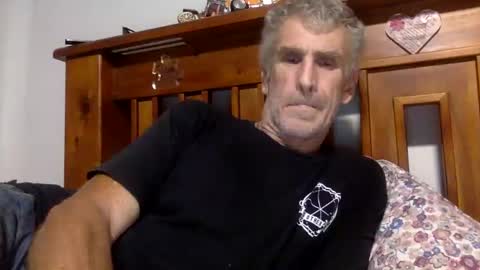 Snapshot of deanofflove2210 chatting on 2, 3, 2025 deanofflove2210 online show from 2, 3, 2025