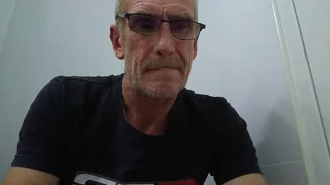 deanofflove2210 online show from 25, 6, 2026