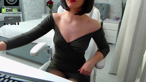 Snapshot of dear_ellisse chatting on 7, 1, 2025 Elly online show from 7, 1, 2025